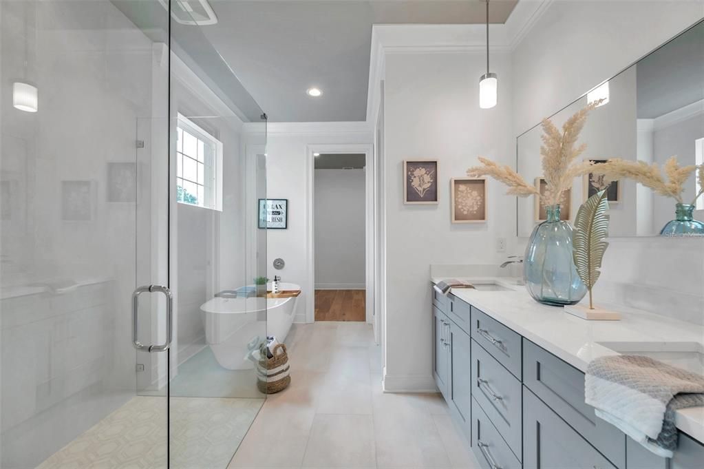 En Venta: $899,000 (4 camas, 2 baños, 2141 Pies cuadrados)