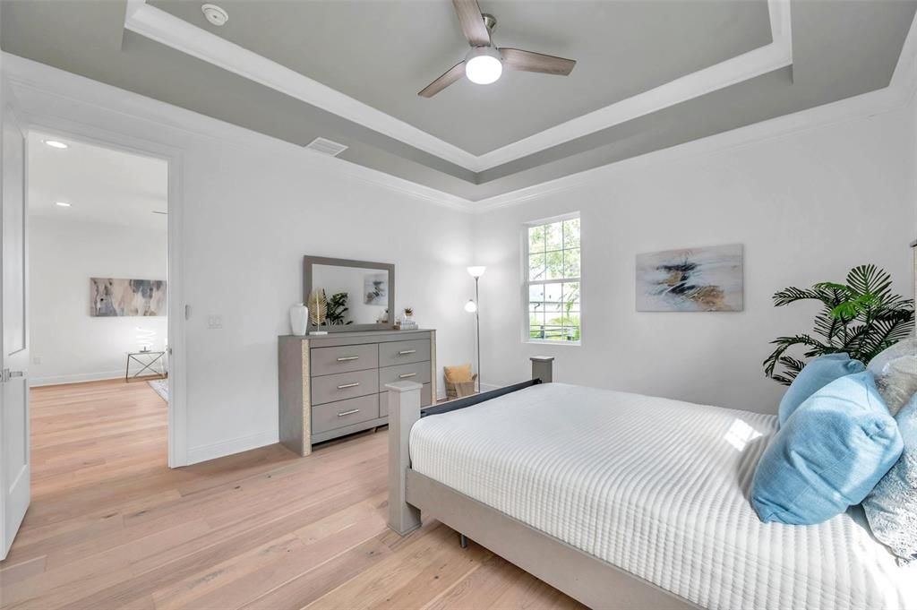 En Venta: $899,000 (4 camas, 2 baños, 2141 Pies cuadrados)