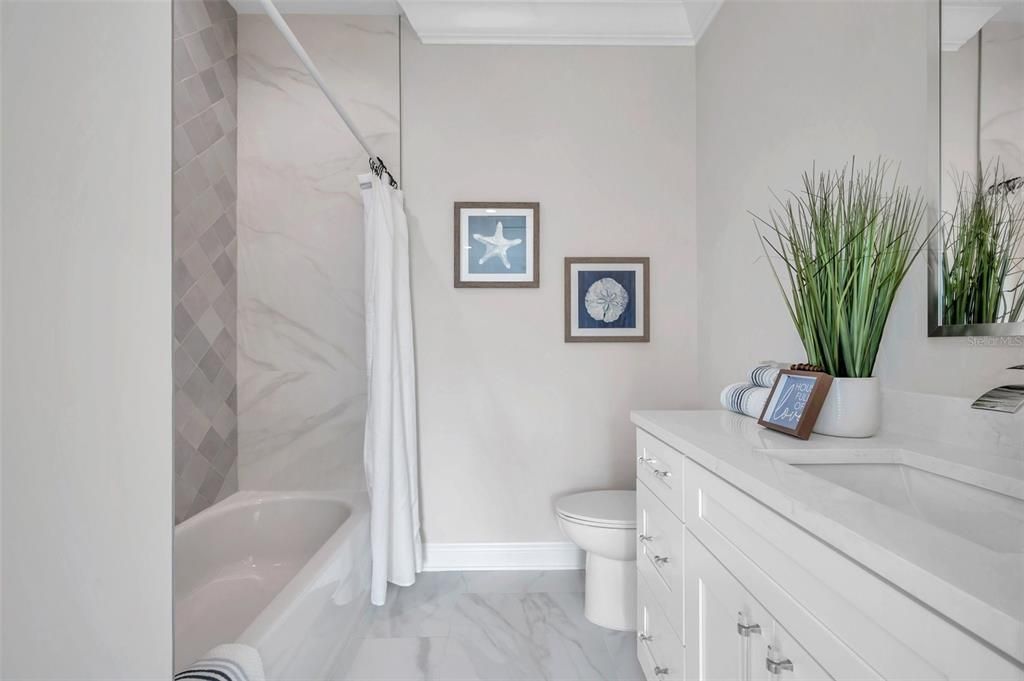 En Venta: $899,000 (4 camas, 2 baños, 2141 Pies cuadrados)