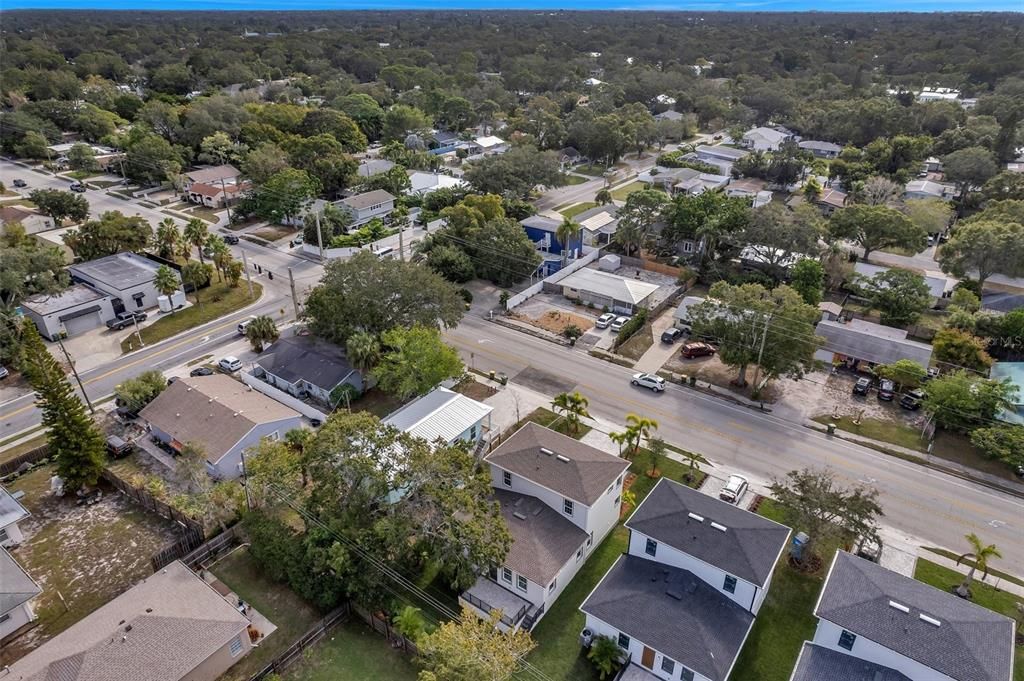 En Venta: $899,000 (4 camas, 2 baños, 2141 Pies cuadrados)