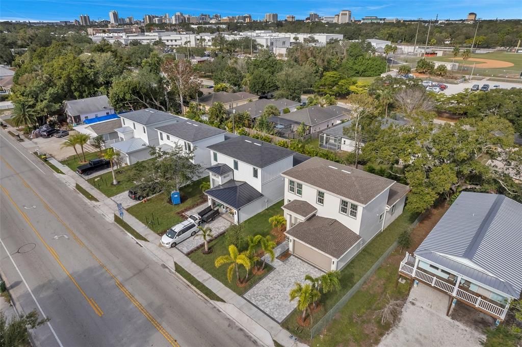 En Venta: $899,000 (4 camas, 2 baños, 2141 Pies cuadrados)