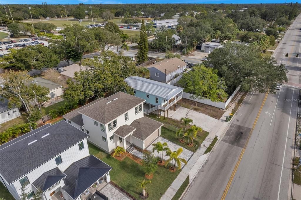 En Venta: $899,000 (4 camas, 2 baños, 2141 Pies cuadrados)