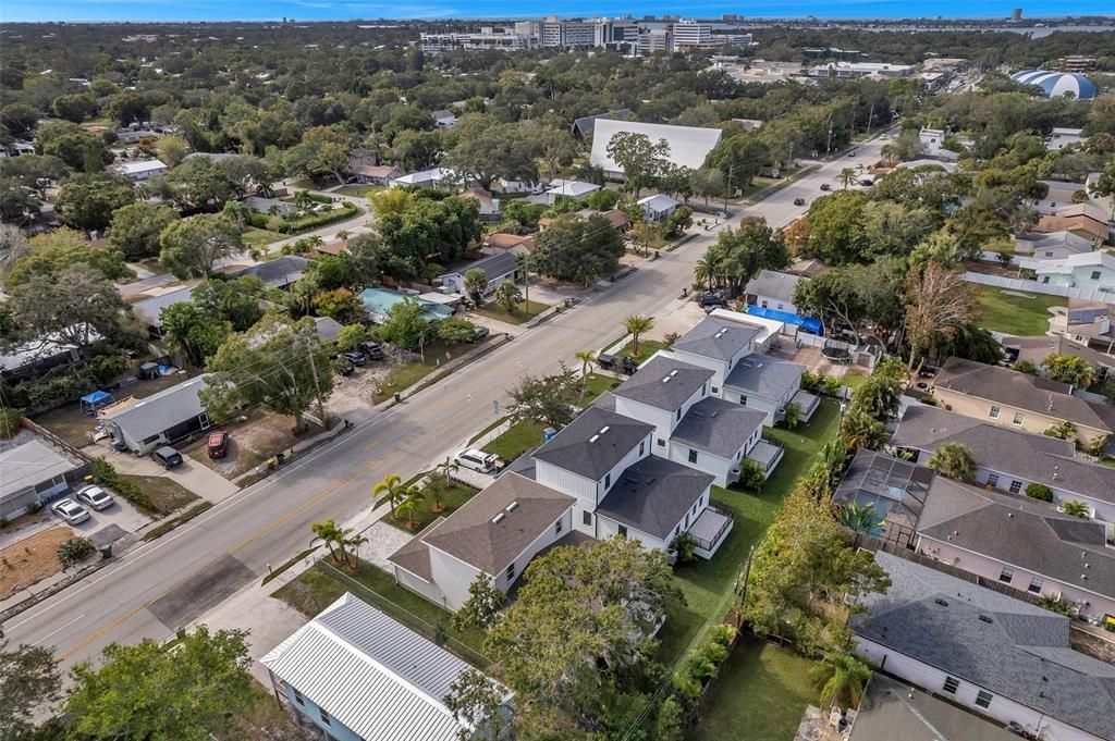 En Venta: $899,000 (4 camas, 2 baños, 2141 Pies cuadrados)