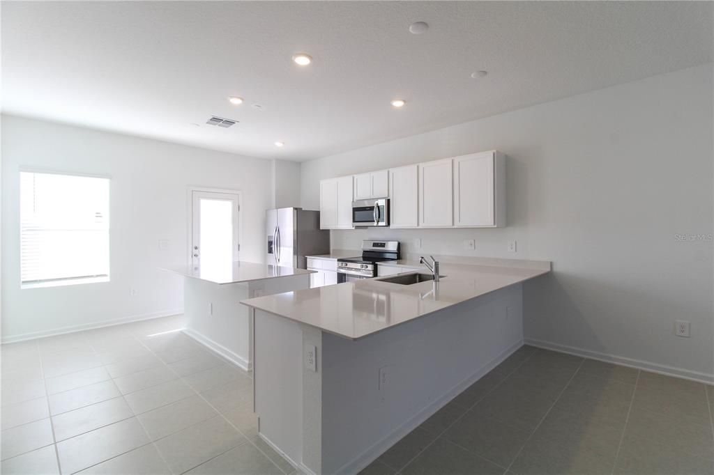 В аренду: $2,495 (3 спален, 2 ванн, 1624 Квадратных фут)