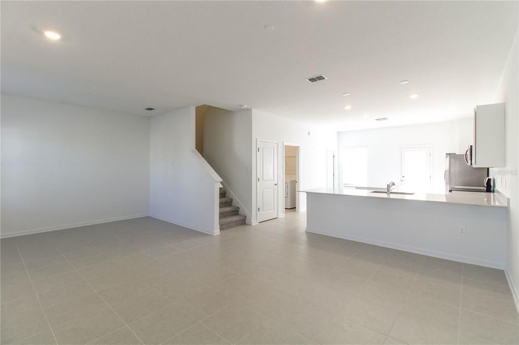 В аренду: $2,495 (3 спален, 2 ванн, 1624 Квадратных фут)