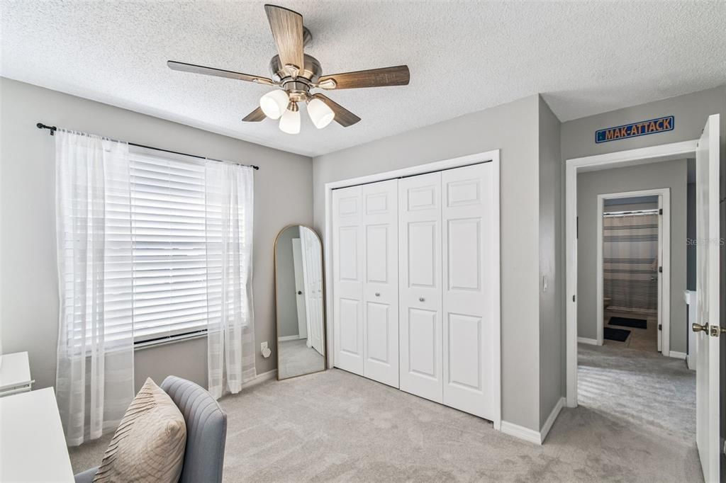 待售: $520,000 (4 贝兹, 2 浴室, 2414 平方英尺)