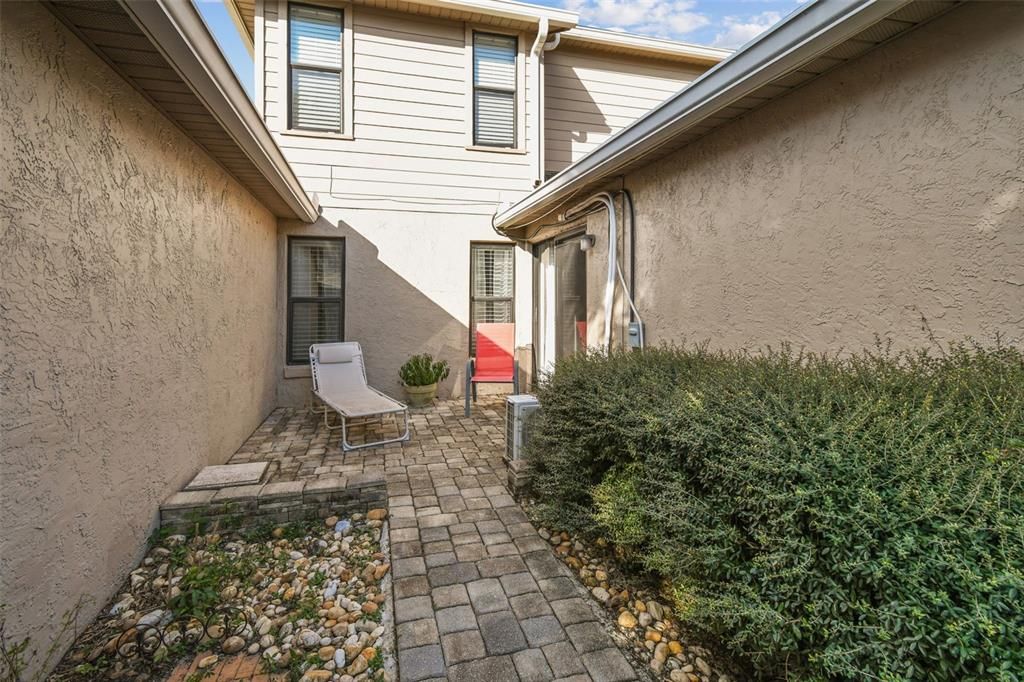 待售: $520,000 (4 贝兹, 2 浴室, 2414 平方英尺)