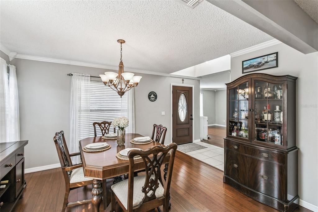 待售: $520,000 (4 贝兹, 2 浴室, 2414 平方英尺)