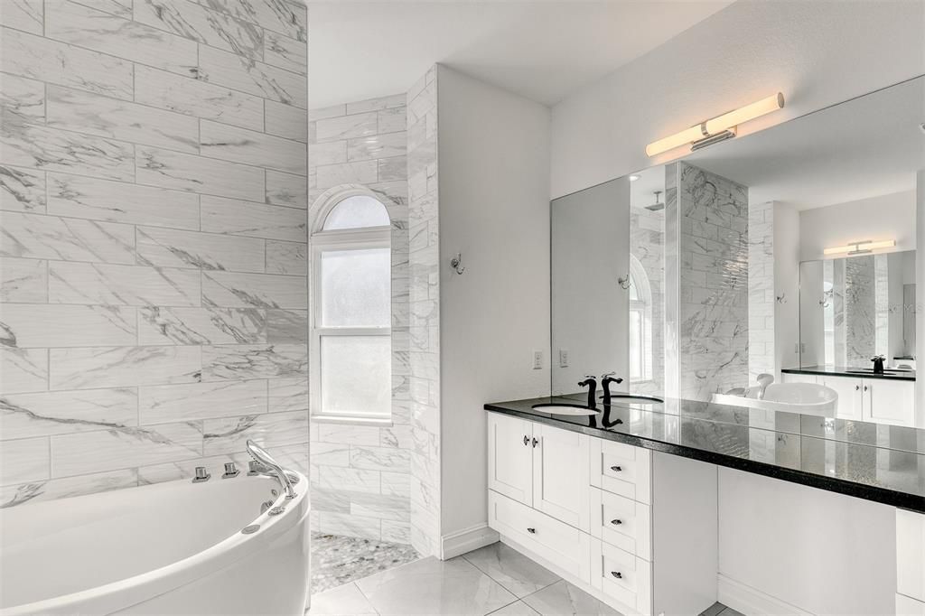 出租: $3,200 (4 贝兹, 3 浴室, 2493 平方英尺)