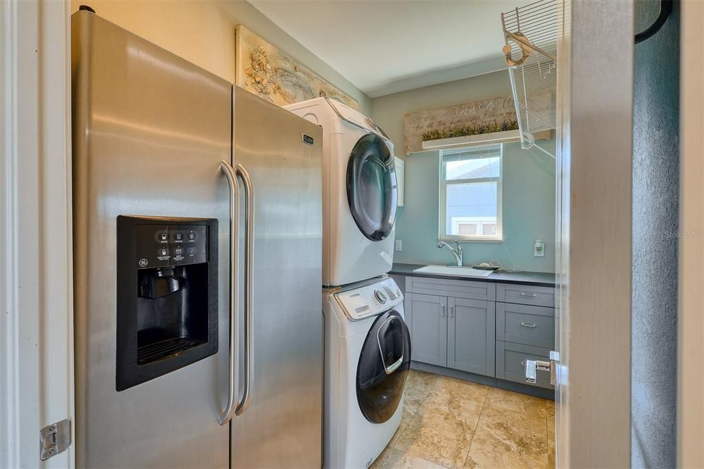 出租: $3,200 (4 贝兹, 3 浴室, 2493 平方英尺)