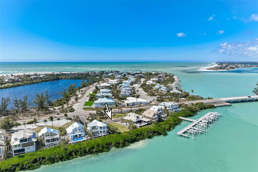 待售: $2,300,000 (0.16 acres)