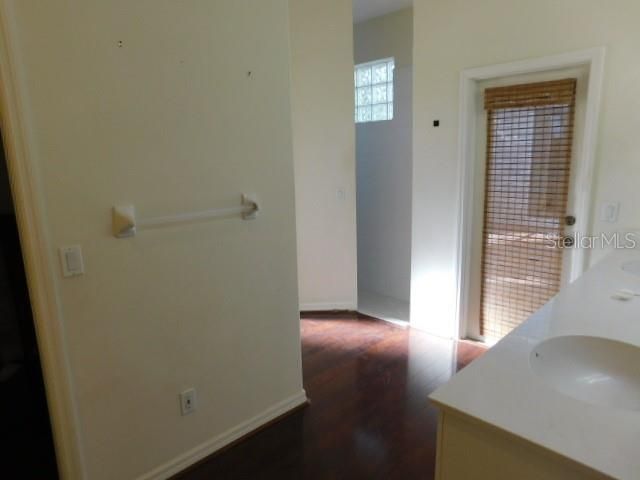 На продажу: $312,000 (3 спален, 2 ванн, 1842 Квадратных фут)