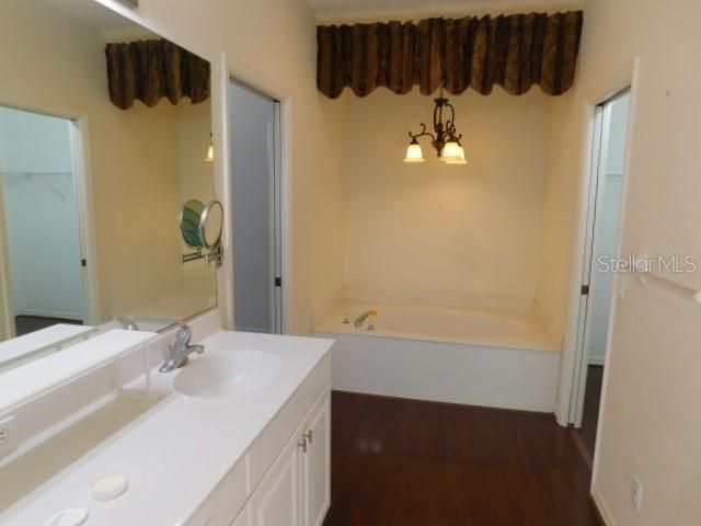 На продажу: $312,000 (3 спален, 2 ванн, 1842 Квадратных фут)