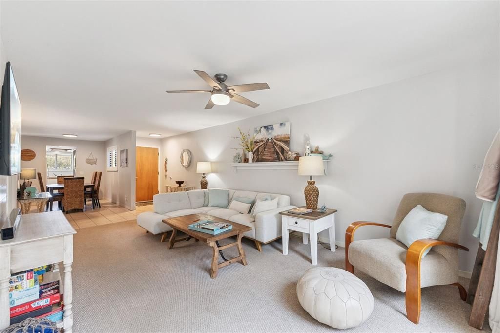 待售: $415,900 (3 贝兹, 2 浴室, 1174 平方英尺)