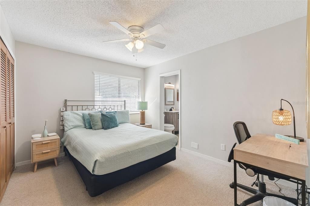 待售: $415,900 (3 贝兹, 2 浴室, 1174 平方英尺)