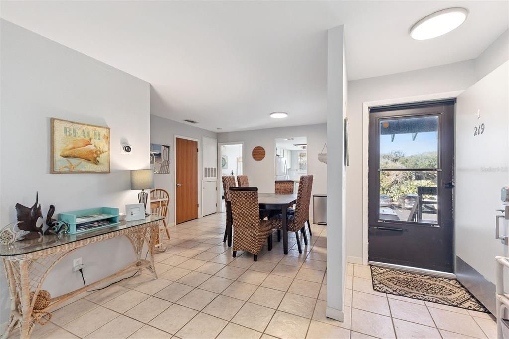 待售: $415,900 (3 贝兹, 2 浴室, 1174 平方英尺)