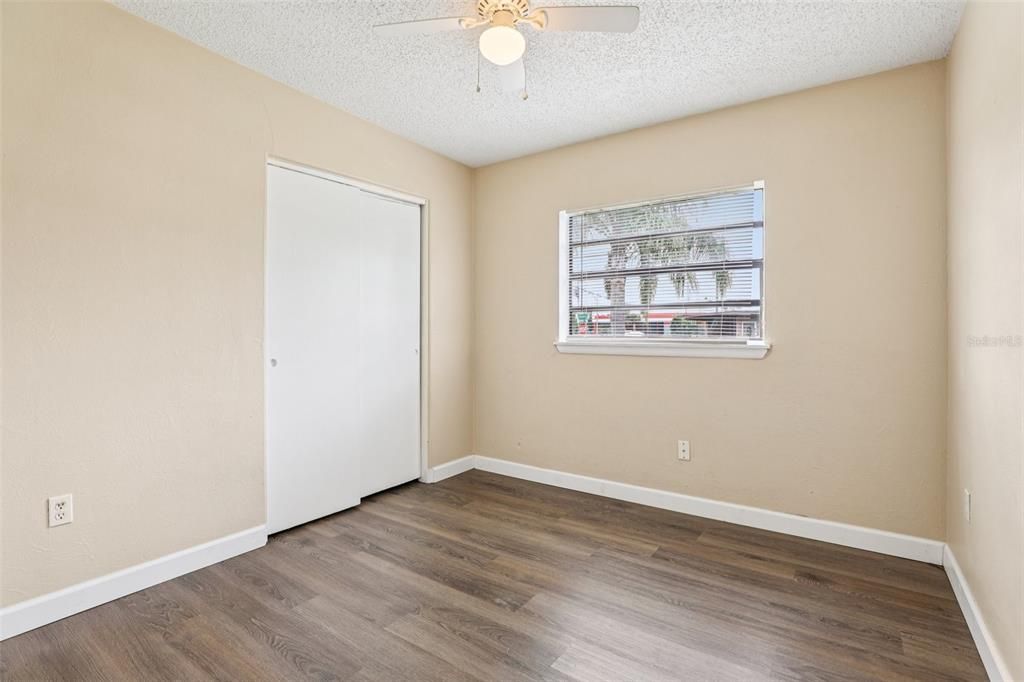 For Sale: $315,000 (3 beds, 2 baths, 946 Square Feet)
