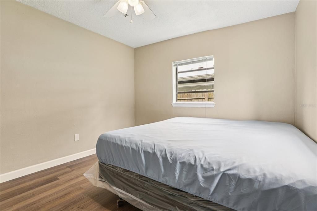 For Sale: $315,000 (3 beds, 2 baths, 946 Square Feet)