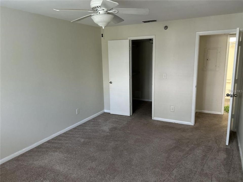 For Rent: $2,000 (2 beds, 2 baths, 995 Square Feet)