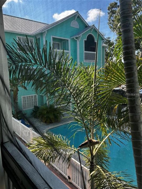 For Rent: $2,000 (2 beds, 2 baths, 995 Square Feet)