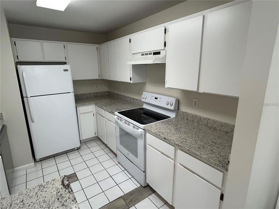 For Rent: $2,000 (2 beds, 2 baths, 995 Square Feet)