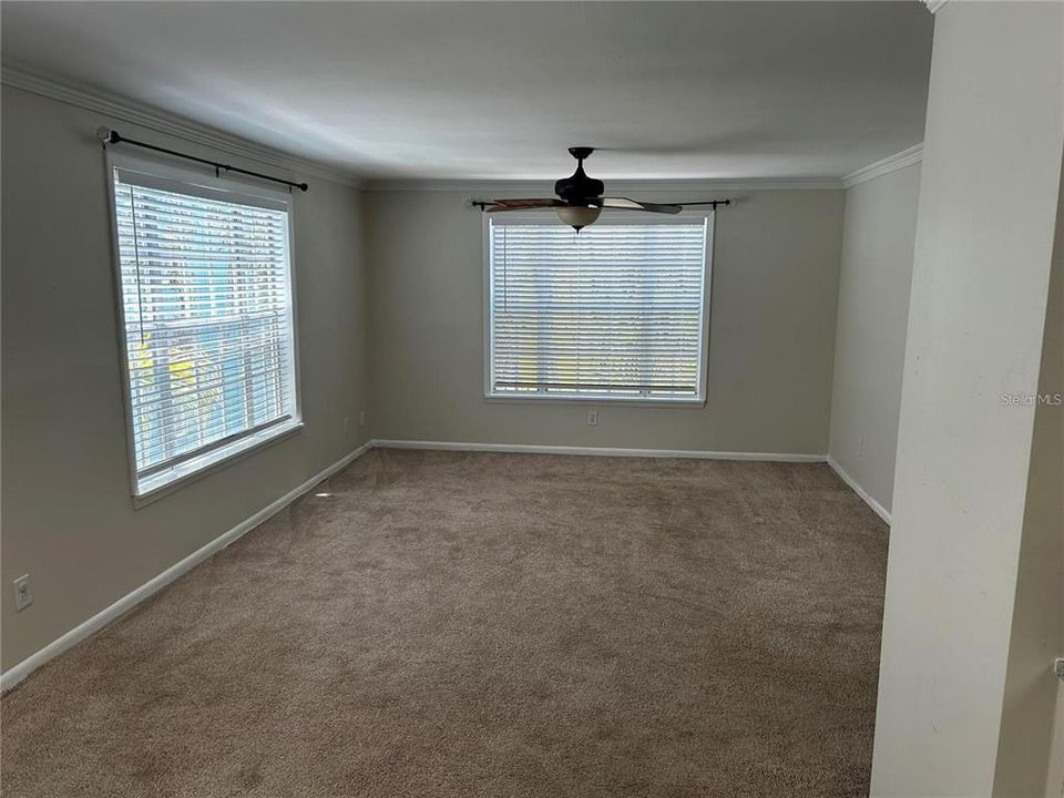 For Rent: $2,000 (2 beds, 2 baths, 995 Square Feet)