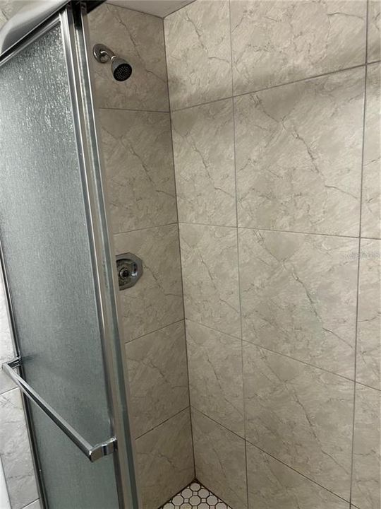 For Rent: $2,000 (2 beds, 2 baths, 995 Square Feet)