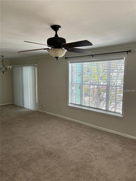 For Rent: $2,000 (2 beds, 2 baths, 995 Square Feet)