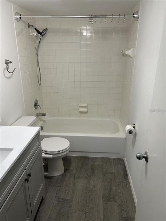 For Rent: $2,000 (2 beds, 2 baths, 995 Square Feet)