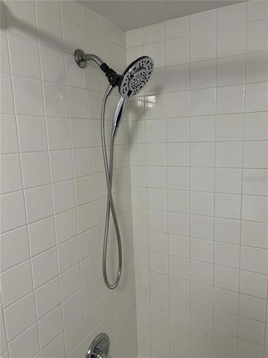 For Rent: $2,000 (2 beds, 2 baths, 995 Square Feet)