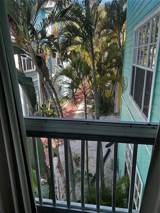 For Rent: $2,000 (2 beds, 2 baths, 995 Square Feet)