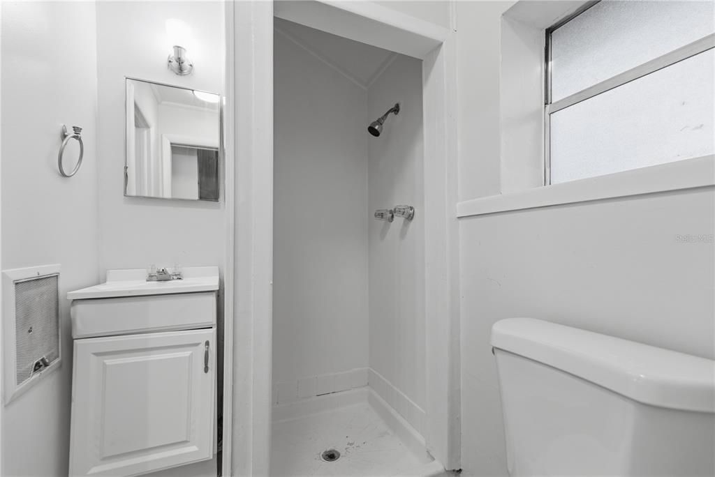 待售: $210,000 (3 贝兹, 2 浴室, 1095 平方英尺)