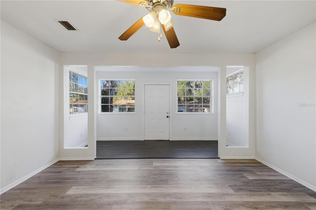 待售: $210,000 (3 贝兹, 2 浴室, 1095 平方英尺)