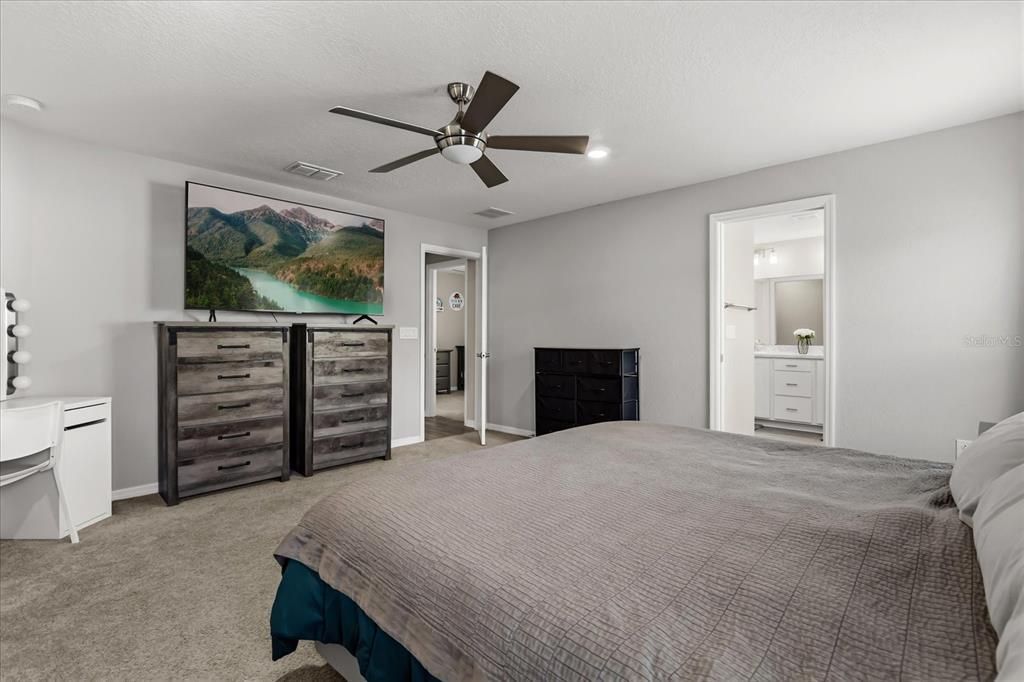 For Sale: $370,000 (4 beds, 2 baths, 1744 Square Feet)