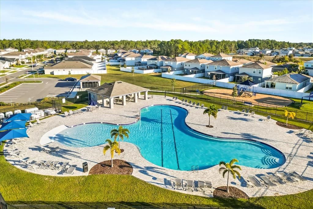 For Sale: $370,000 (4 beds, 2 baths, 1744 Square Feet)