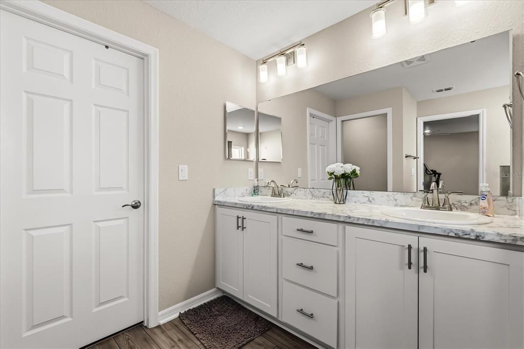 For Sale: $370,000 (4 beds, 2 baths, 1744 Square Feet)