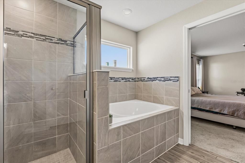 For Sale: $370,000 (4 beds, 2 baths, 1744 Square Feet)