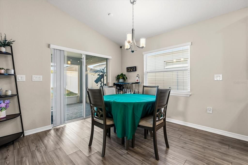 For Sale: $370,000 (4 beds, 2 baths, 1744 Square Feet)