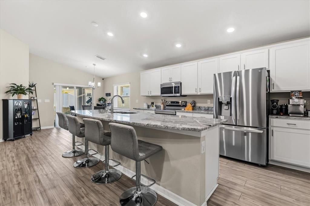 For Sale: $370,000 (4 beds, 2 baths, 1744 Square Feet)