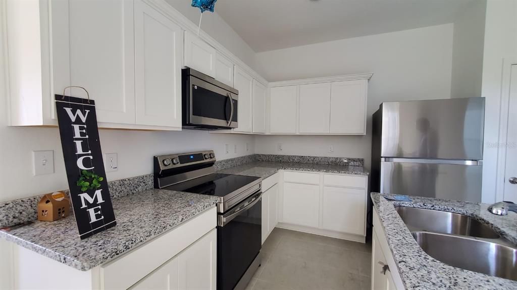 En Renta: $1,990 (3 camas, 2 baños, 1452 Pies cuadrados)