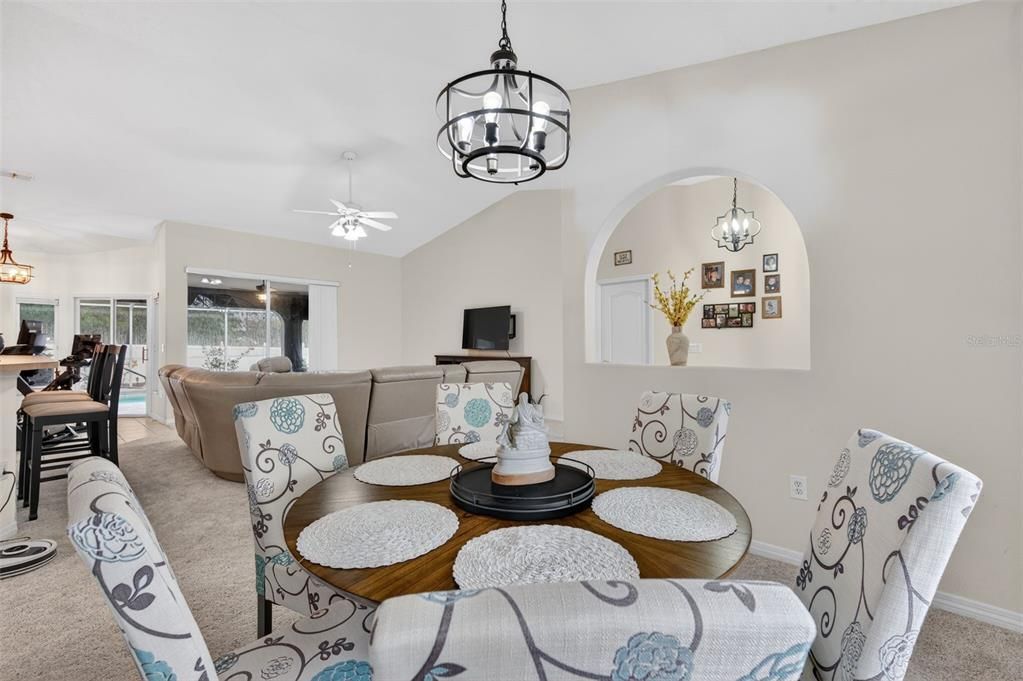 待售: $375,000 (3 贝兹, 2 浴室, 1922 平方英尺)