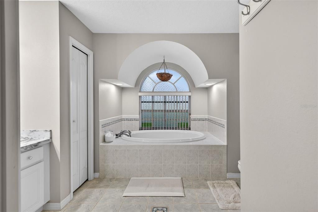 待售: $375,000 (3 贝兹, 2 浴室, 1922 平方英尺)