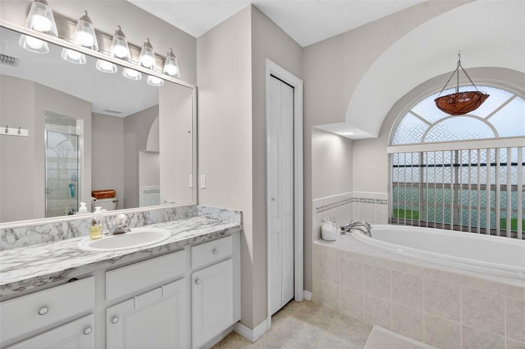 待售: $375,000 (3 贝兹, 2 浴室, 1922 平方英尺)