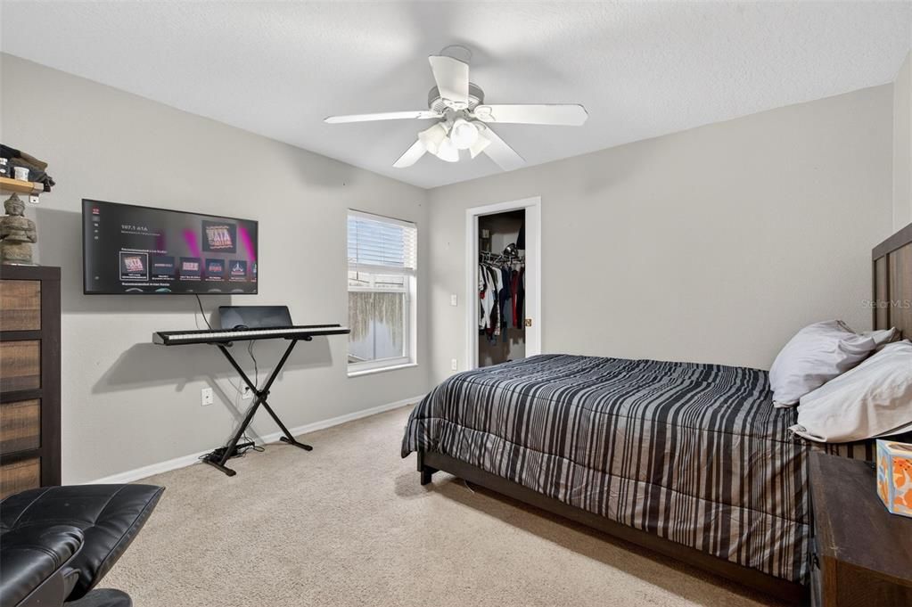 待售: $375,000 (3 贝兹, 2 浴室, 1922 平方英尺)