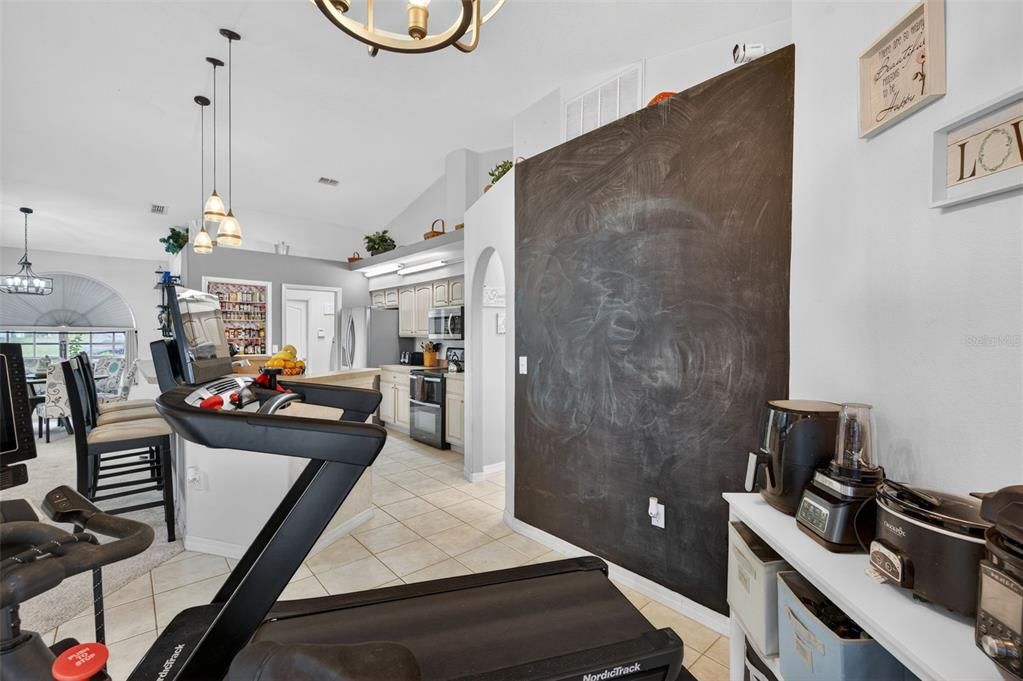 待售: $375,000 (3 贝兹, 2 浴室, 1922 平方英尺)