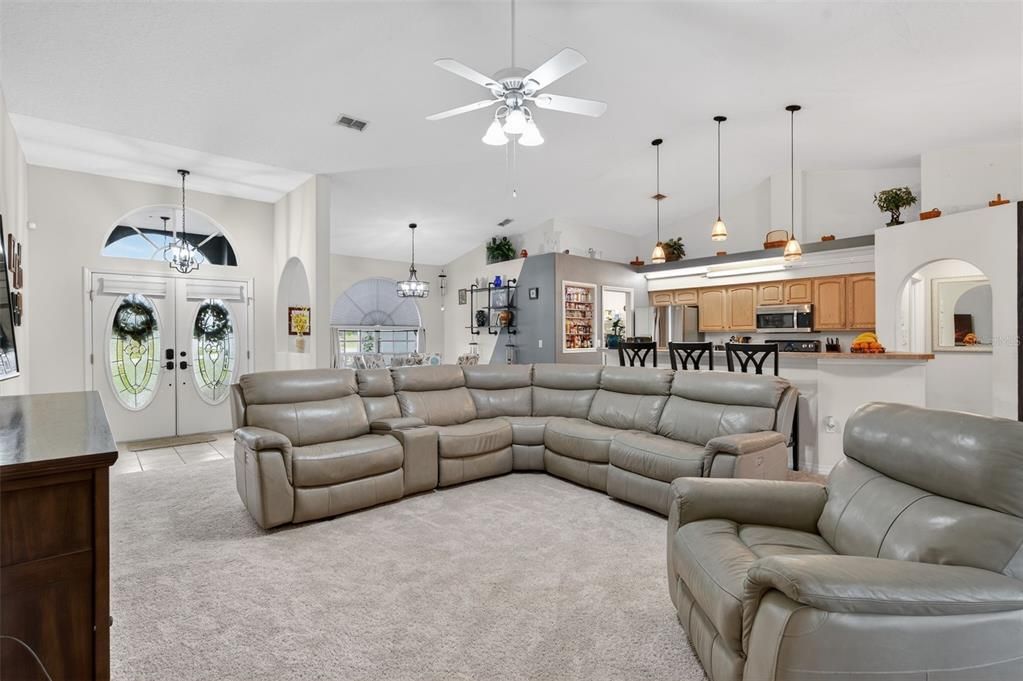 待售: $375,000 (3 贝兹, 2 浴室, 1922 平方英尺)