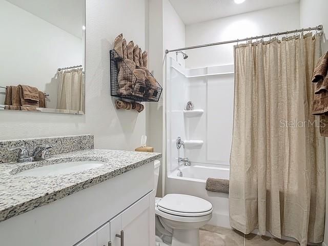 For Rent: $3,000 (4 beds, 2 baths, 1828 Square Feet)