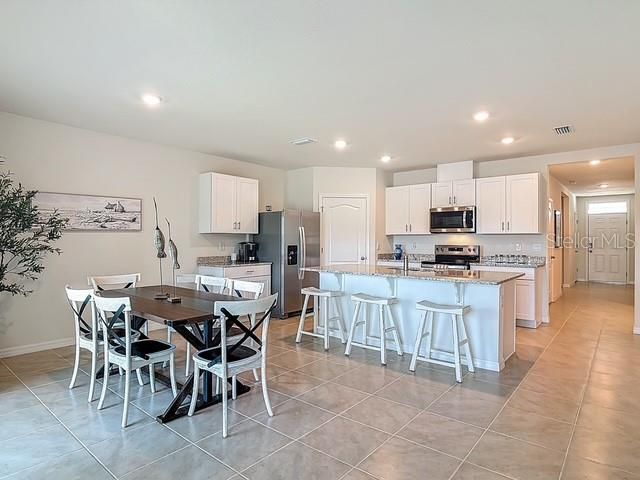 For Rent: $3,000 (4 beds, 2 baths, 1828 Square Feet)