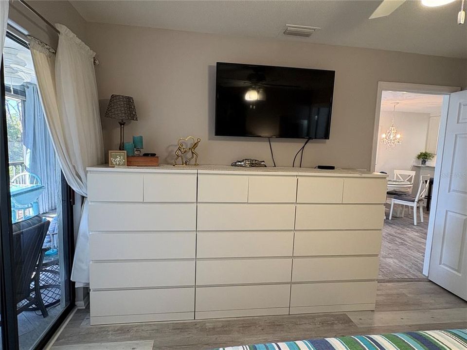 En Venta: $230,000 (2 camas, 2 baños, 950 Pies cuadrados)