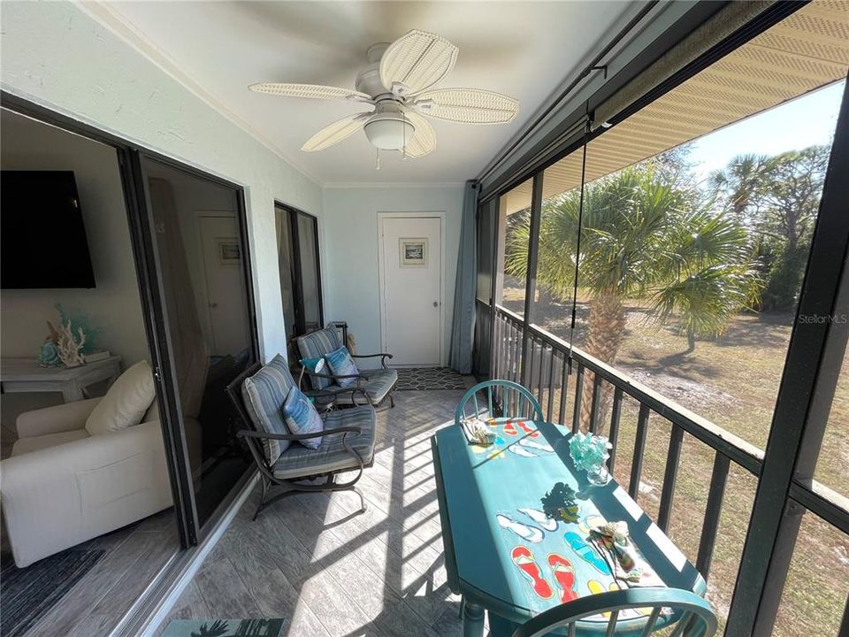 En Venta: $230,000 (2 camas, 2 baños, 950 Pies cuadrados)